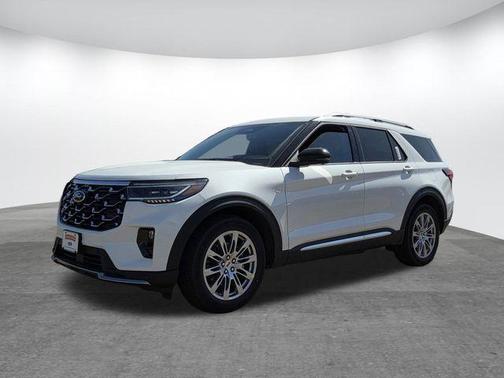 Star White 2026 Ford Explorer Platinum