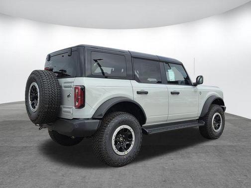 Avalanche 2026 Ford Bronco Outer Banks