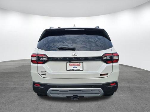 2023 Honda Pilot TrailSport