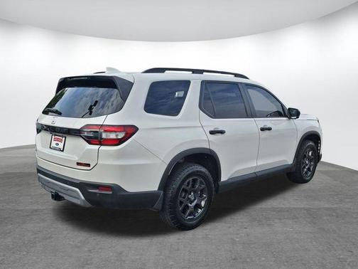 2023 Honda Pilot TrailSport