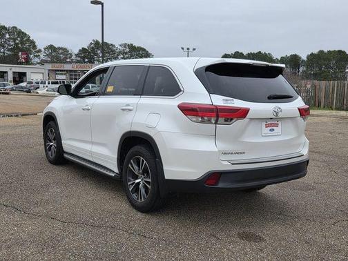 2017 Toyota Highlander LE
