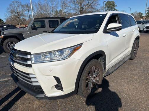 2017 Toyota Highlander LE