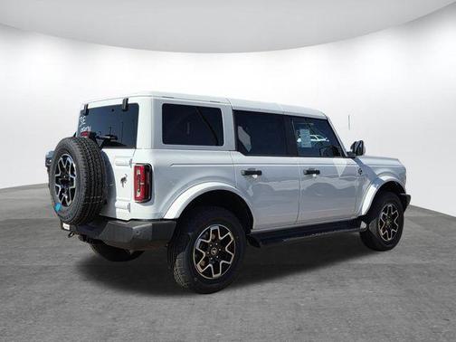 Oxford White 2026 Ford Bronco Outer Banks