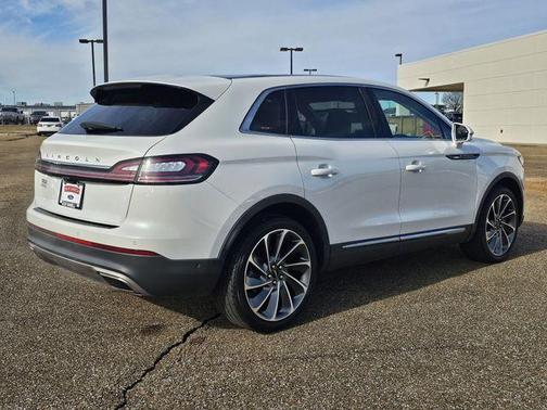 2022 Lincoln Nautilus Reserve