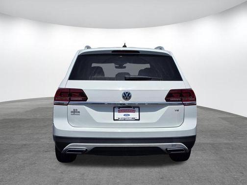Pure White 2018 Volkswagen Atlas 3.6L SE w/Technology