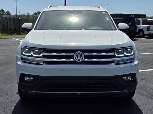 Pure White 2018 Volkswagen Atlas 3.6L SE w/Technology