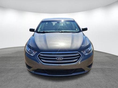 2018 Ford Taurus SE