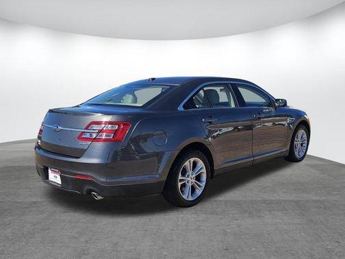 2018 Ford Taurus SE
