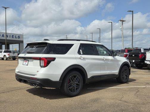 Star White 2026 Ford Explorer ST