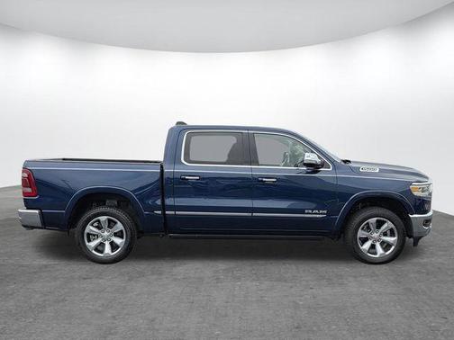 Patriot Blue Pearlcoat 2022 RAM 1500 Limited