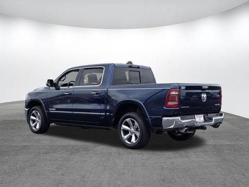 Patriot Blue Pearlcoat 2022 RAM 1500 Limited