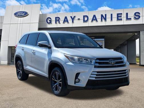 Blizzard Pearl 2019 Toyota Highlander LE Plus