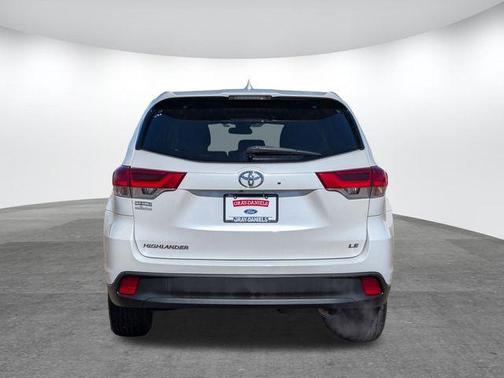 Blizzard Pearl 2019 Toyota Highlander LE Plus