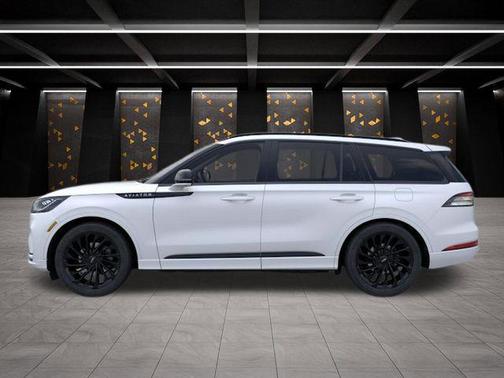 Pristine White 2026 Lincoln Aviator Reserve RWD
