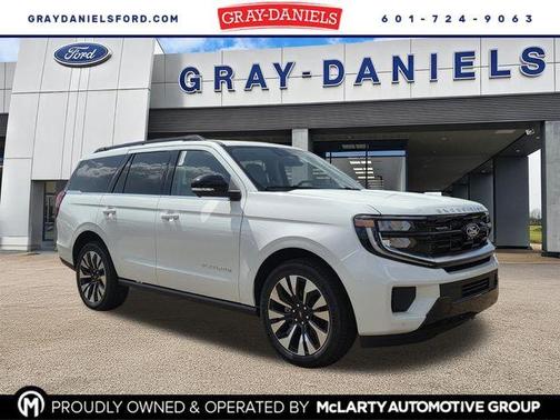 Star White 2027 Ford Expedition Platinum