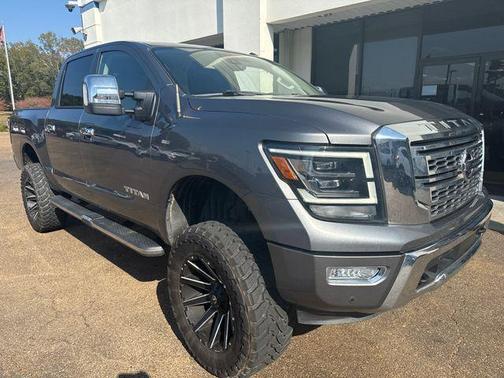 2021 Nissan Titan SL