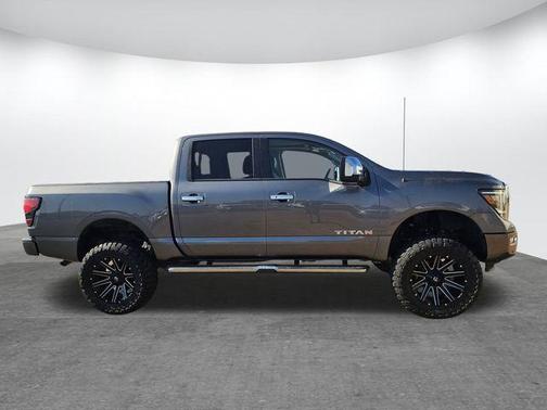 2021 Nissan Titan SL