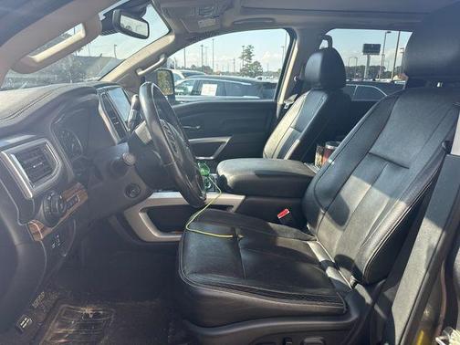 2021 Nissan Titan SL