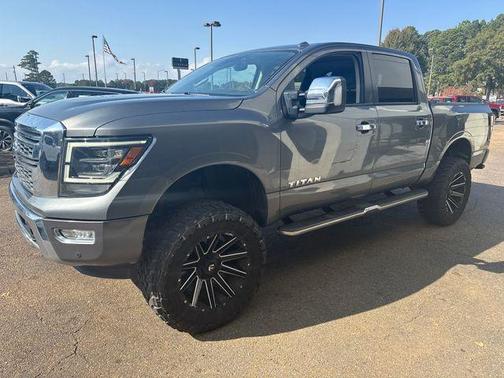 2021 Nissan Titan SL