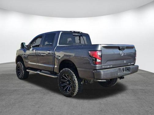 2021 Nissan Titan SL