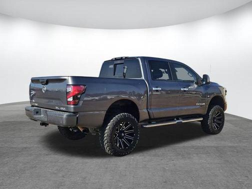 2021 Nissan Titan SL