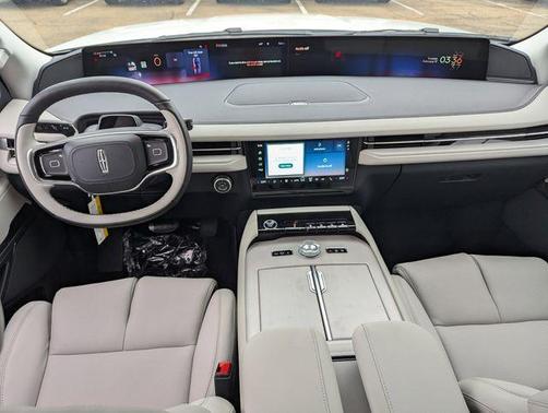 Pristine White 2026 Lincoln Navigator Reserve
