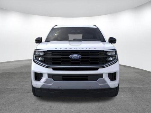 Star White 2026 Ford Expedition Max Platinum
