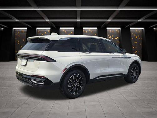 White Platinum Clearcoat Metallic 2026 Lincoln Nautilus Premiere