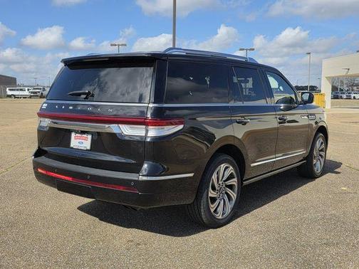 2022 Lincoln Navigator Reserve