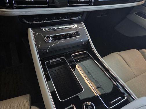 Infinite Black Metallic 2026 Lincoln Aviator Black Label AWD