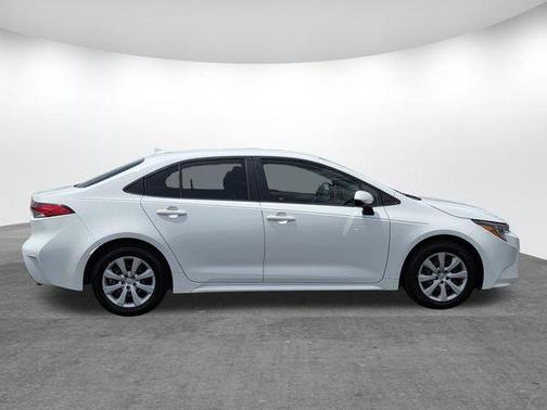 Super White 2020 Toyota Corolla LE