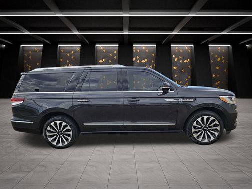 2023 Lincoln Navigator L Reserve