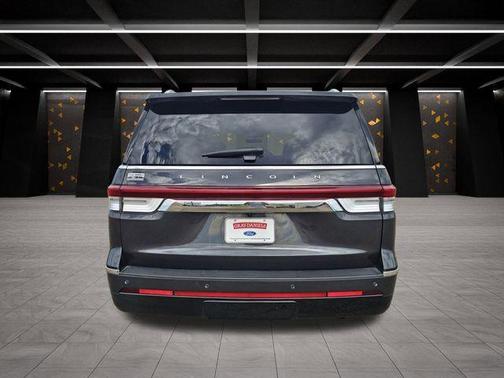 2023 Lincoln Navigator L Reserve