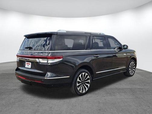 2023 Lincoln Navigator L Reserve