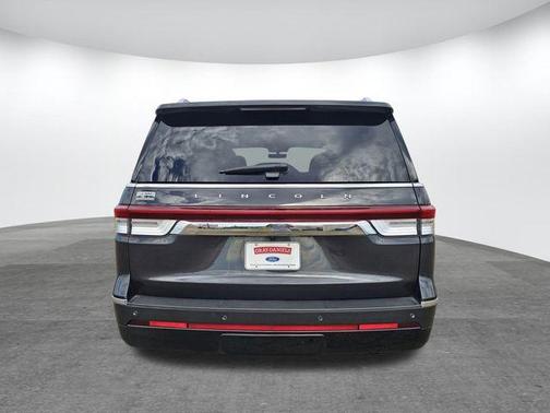 2023 Lincoln Navigator L Reserve