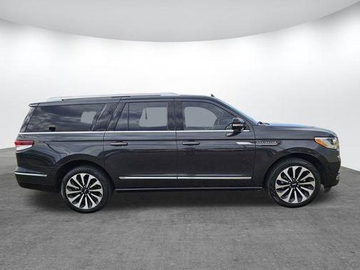 2023 Lincoln Navigator L Reserve