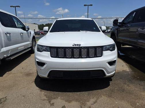 Bright White Clearcoat 2021 Jeep Grand Cherokee Laredo X