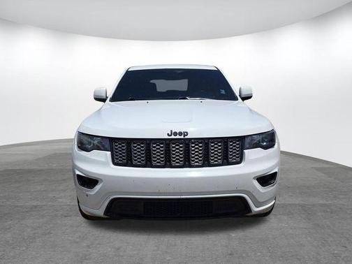 Bright White Clearcoat 2021 Jeep Grand Cherokee Laredo X