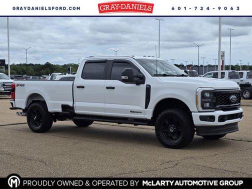 Oxford White 2023 Ford F-250 XL