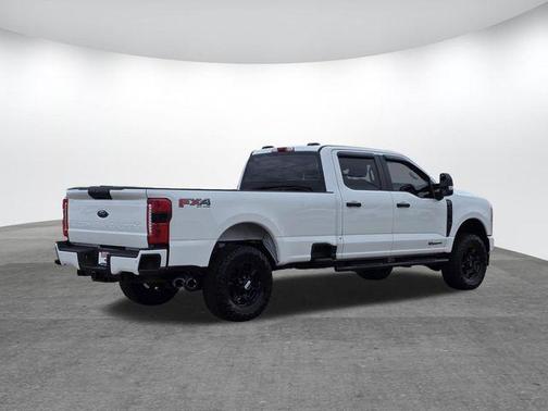 Oxford White 2023 Ford F-250 XL