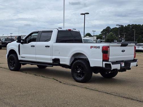 Oxford White 2023 Ford F-250 XL