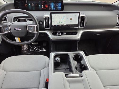 Star White 2026 Ford Expedition Max Platinum