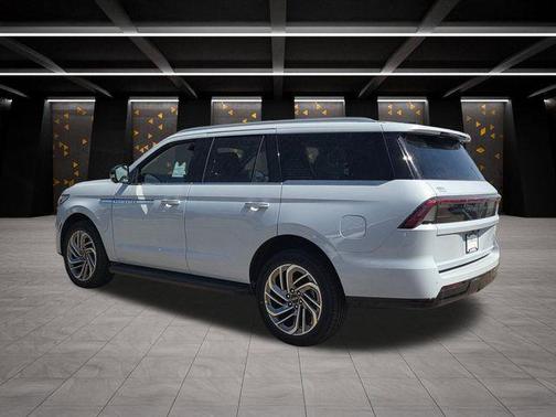 Crystal White 2026 Lincoln Navigator Premiere