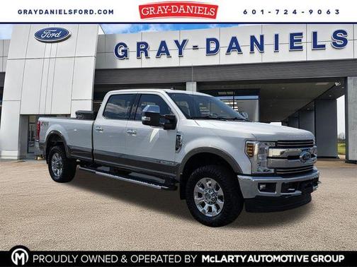 White Platinum Tri-Coat Metallic 2019 Ford F-350 Lariat Super Duty