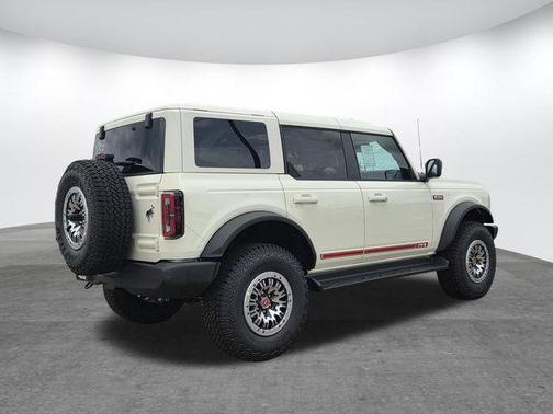 Wimbledon White 2026 Ford Bronco Outer Banks