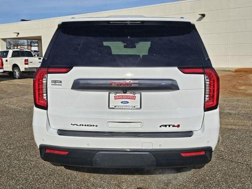 2024 GMC Yukon AT4