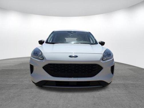 Oxford White 2022 Ford Escape SE