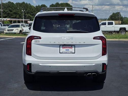 Glacial White Pearl 2024 Kia Telluride S