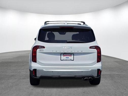 Glacial White Pearl 2024 Kia Telluride S