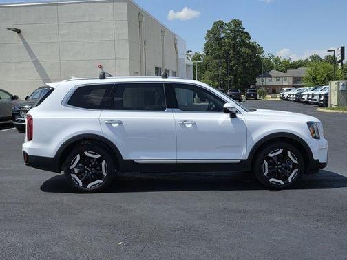 Glacial White Pearl 2024 Kia Telluride S